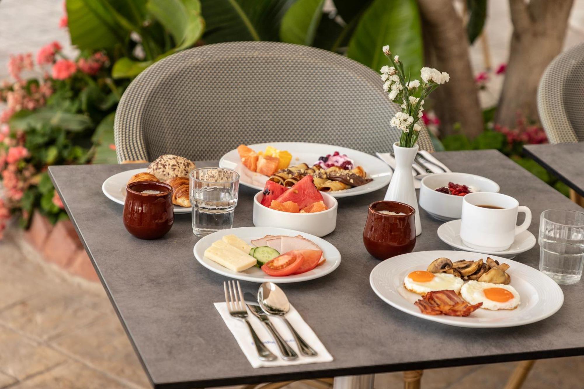 Hotel Louis Paphos Breeze Klorakas Exterior foto